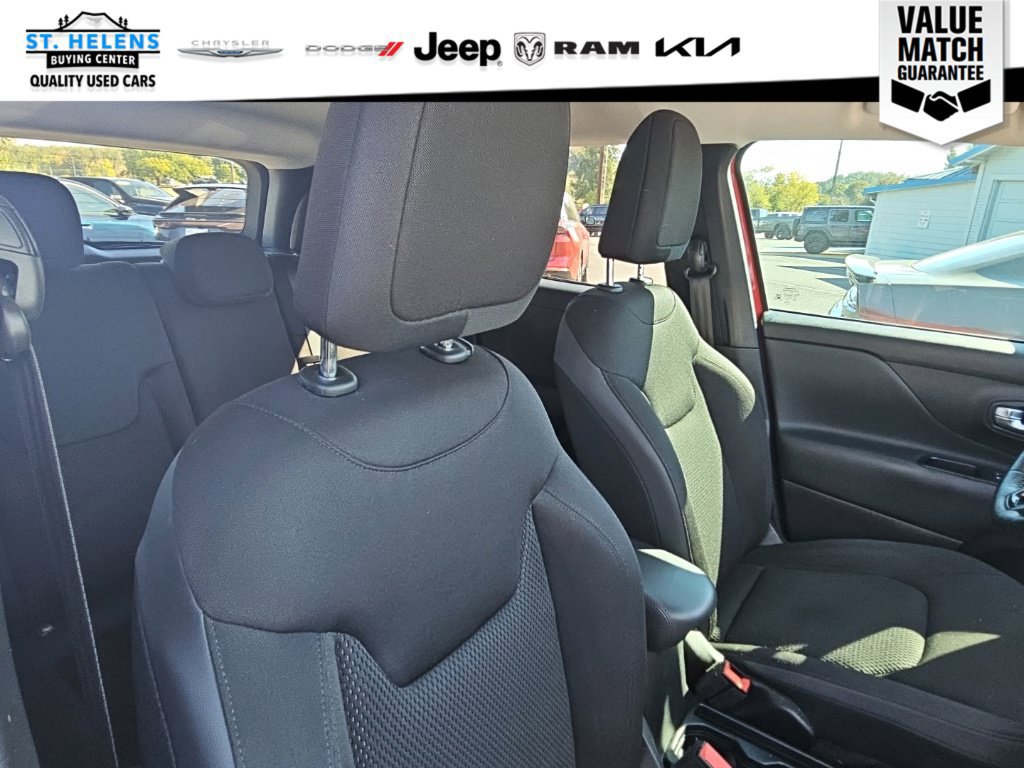 Used 2018 Jeep Renegade Altitude AWD/4WD image 37