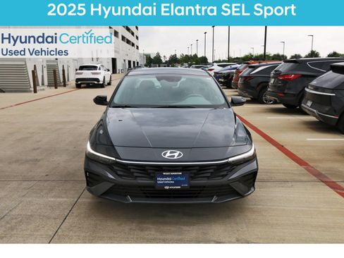 Certified 2025 Hyundai Elantra Sport FWD image 3