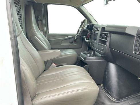 Used 2014 GMC Savana 3500 image 17