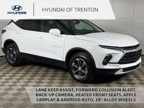 Used 2025 Chevrolet Blazer LT AWD/4WD image 1
