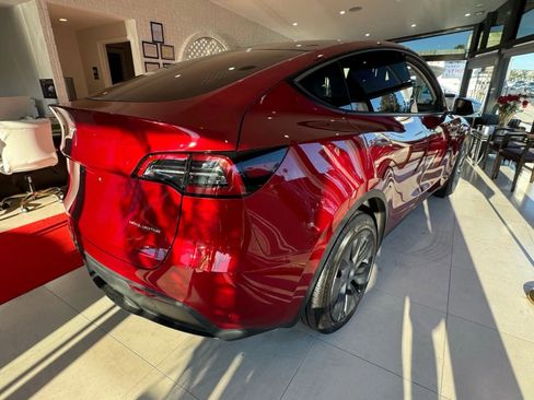 Used 2024 Tesla Model Y Long Range image 5