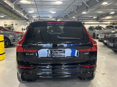 Certified 2025 Volvo XC60 B5 Plus image 3