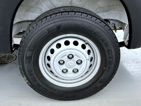 Used 2025 RAM ProMaster 2500 w/ Convenience Group FWD image 19