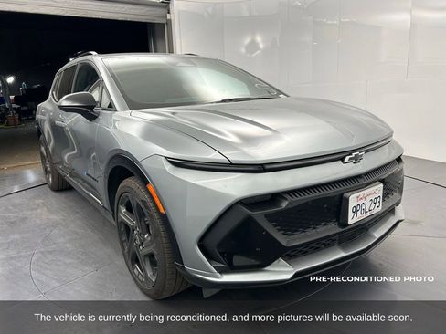 Used 2025 Chevrolet Equinox EV RS image 8