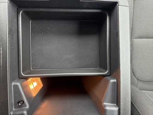 Used 2023 Chevrolet Traverse LT image 27