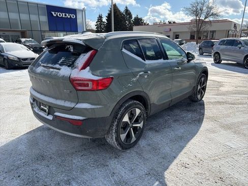 Used 2025 Volvo XC40 B5 Core w/ Protection Package Premier image 4