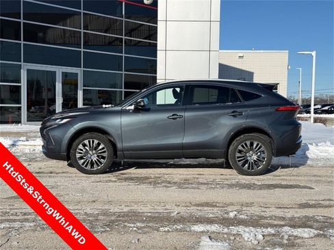 Used 2023 Toyota Venza Limited image 6