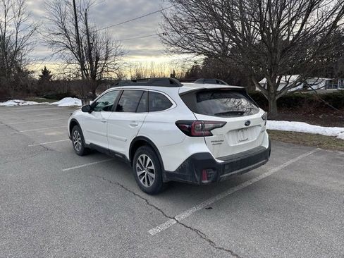 Used 2021 Subaru Outback Premium image 5