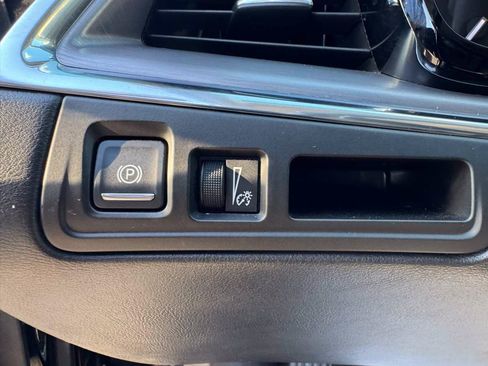 Used 2019 Cadillac XT5 Luxury FWD image 10