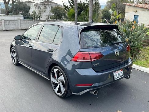 Used 2018 Volkswagen GTI SE image 3