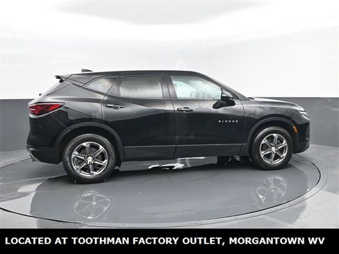 Used 2023 Chevrolet Blazer LT image 4