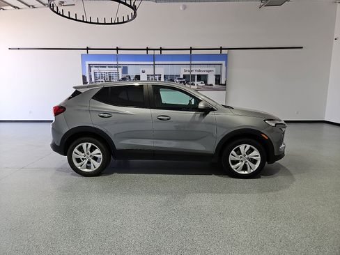 Used 2024 Buick Encore GX Preferred AWD/4WD image 9