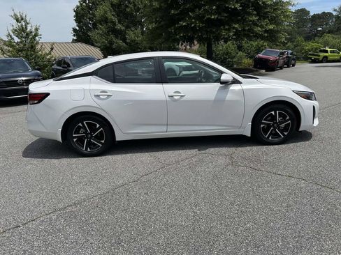 Used 2025 Nissan Sentra SV FWD image 6