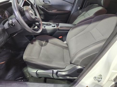 Used 2024 Nissan Rogue S AWD/4WD image 9