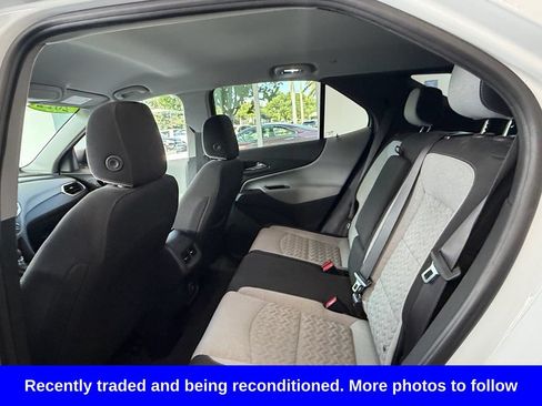 Used 2022 Chevrolet Equinox LS w/ LS Convenience Package FWD image 11