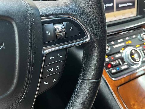 Used 2018 Lincoln Continental Premiere AWD/4WD image 12