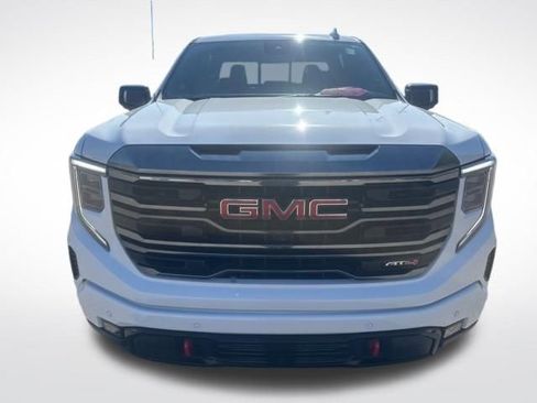 Used 2024 GMC Sierra 1500 AT4 w/ AT4 Premium Package AWD/4WD image 8