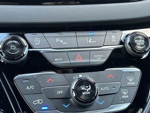 New 2026 Chrysler Voyager LX image 21