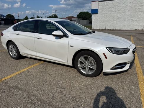 Used 2019 Buick Regal Preferred w/ Sights and Sounds Package FWD image 13