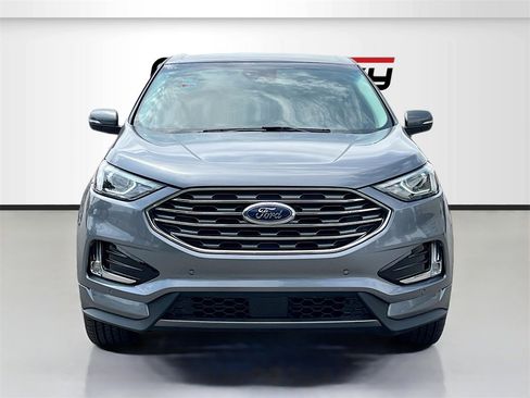 Used 2022 Ford Edge Titanium image 2
