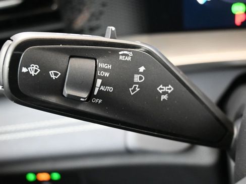 New 2026 Volkswagen Tiguan SE image 29