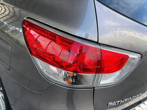 Used 2014 Nissan Pathfinder SL w/ SL Premium Package image 20