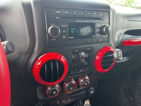 Used 2015 Jeep Wrangler Unlimited Sport w/ Quick Order Package 24S AWD/4WD image 10