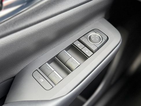 New 2026 Toyota Prius Plug-In Hybrid FWD image 22