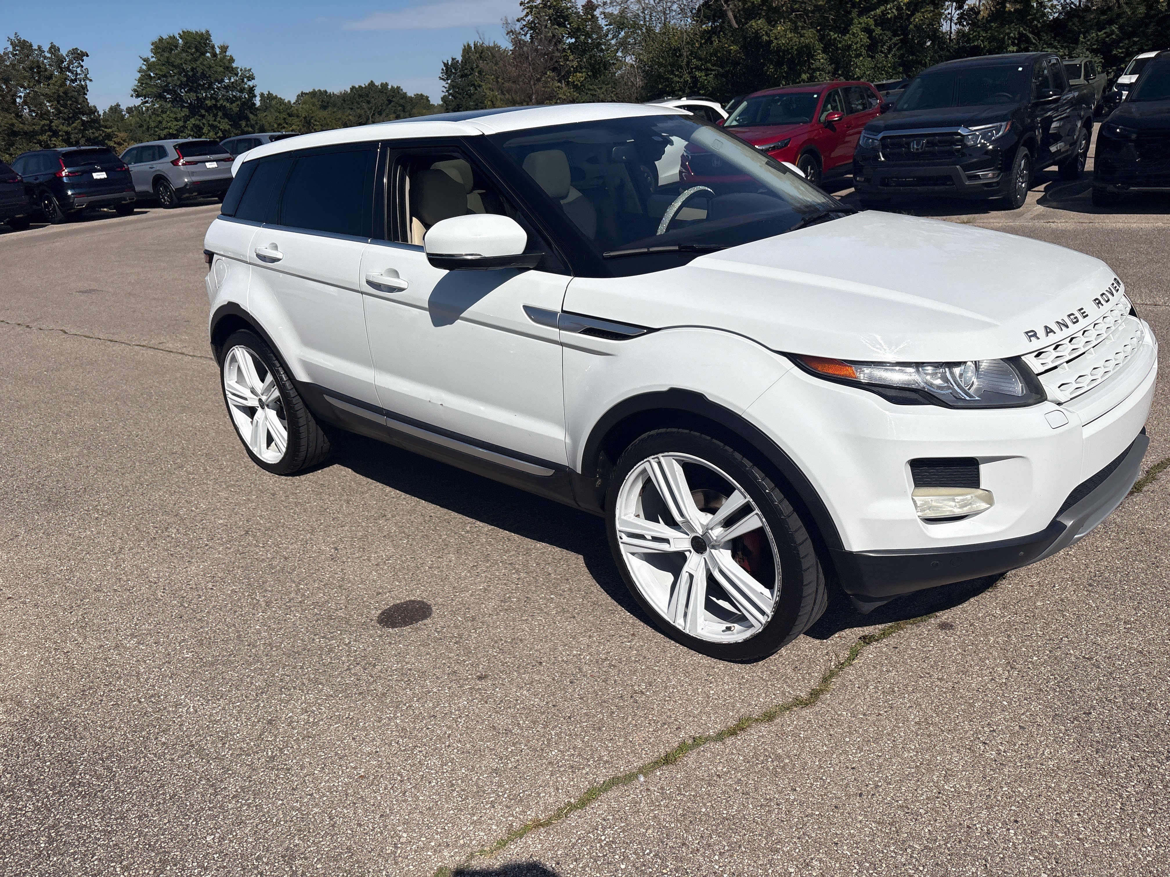 Used 2012 Land Rover Range Rover Evoque Prestige w/ Prestige Premium Pkg AWD/4WD image 19