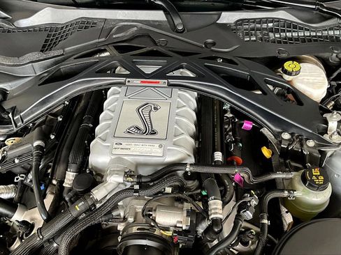 Used 2020 Ford Mustang Shelby GT500 w/ Technology Package image 31