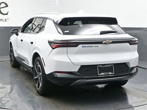 New 2025 Chevrolet Equinox EV LT image 13