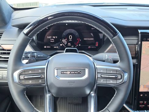 New 2026 GMC Acadia Denali Ultimate w/ LPO, Floor Liner Package AWD/4WD image 21