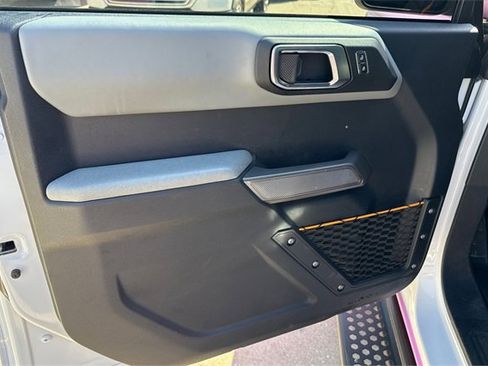 Used 2022 Ford Bronco Badlands image 19