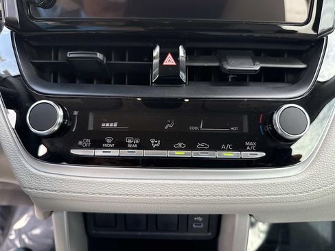 Used 2025 Toyota Corolla Cross L FWD image 29