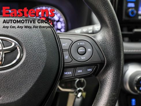 Used 2021 Toyota RAV4 LE image 16