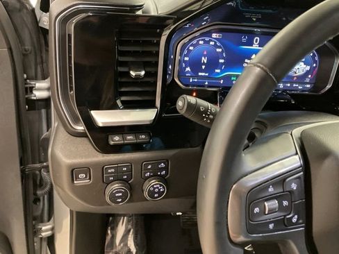 Used 2024 Chevrolet Silverado 1500 High Country w/ Technology Package image 14