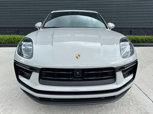 Certified 2024 Porsche Macan AWD/4WD image 8