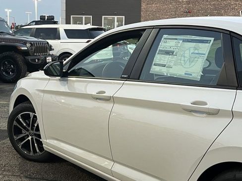 Used 2025 Volkswagen Jetta Sport image 27