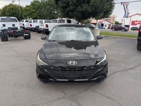 Used 2023 Hyundai Elantra SEL w/ Convenience Package FWD image 11
