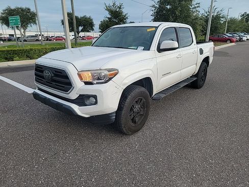Used 2018 Toyota Tacoma SR5 RWD image 1