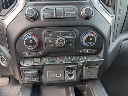 Used 2021 Chevrolet Silverado 1500 LTZ AWD/4WD image 12