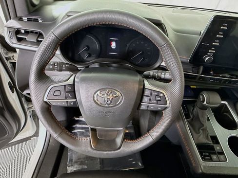 Used 2024 Toyota Sienna XSE w/ XSE Plus Package AWD/4WD image 22