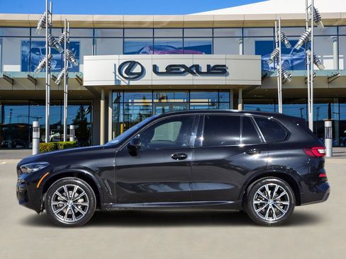 Used 2022 BMW X5 xDrive40i w/ M Sport Package image 3
