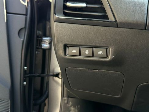 New 2026 Nissan Sentra SR w/ SR Premium Package FWD image 14