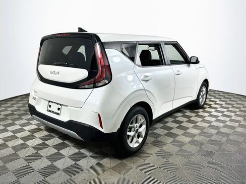 Used 2023 Kia Soul S FWD image 3