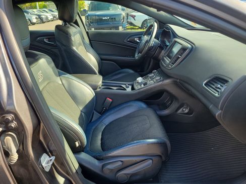 Used 2015 Chrysler 200 S w/ Navigation & Sound Group I FWD image 7