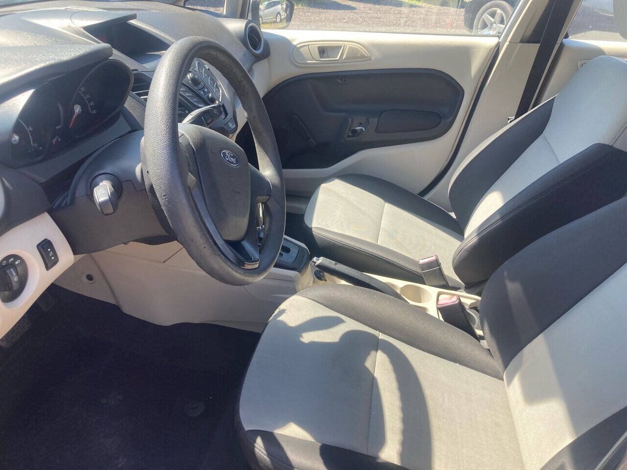 Used 2013 Ford Fiesta S w/ Convenience Pkg FWD image 12