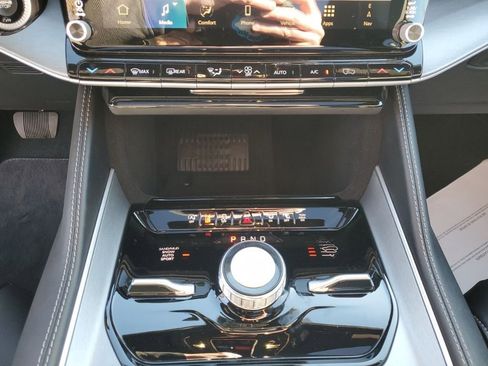 New 2026 Jeep Grand Wagoneer Limited image 40