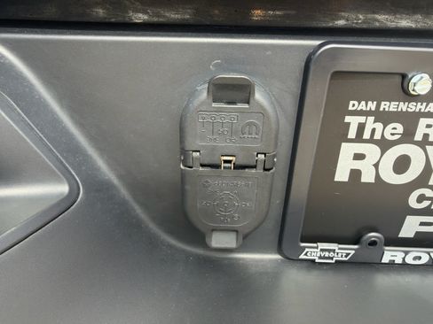 Used 2022 Jeep Gladiator Sport AWD/4WD image 27