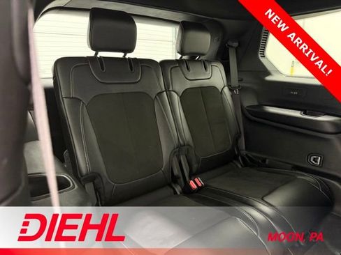 Used 2022 Jeep Grand Cherokee L Laredo image 12